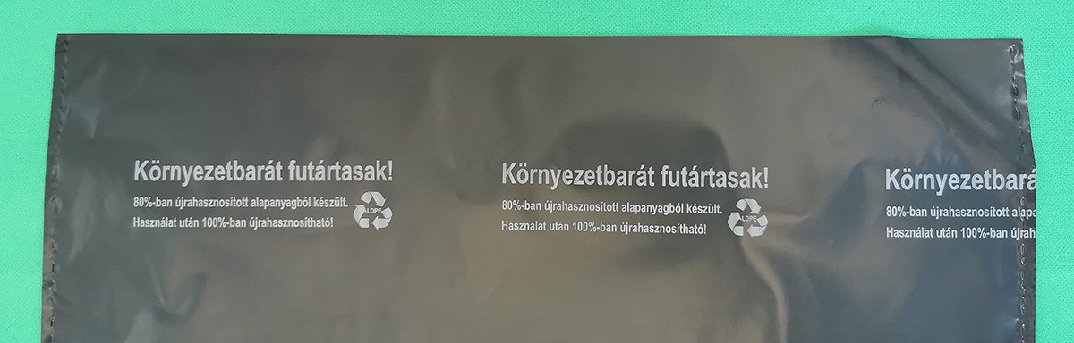 450 x 525 mm-es öko futártasak környezetbarát, újrahasznosított anyagból